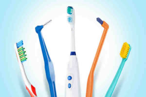 A escova de dentes influencia na escovação?